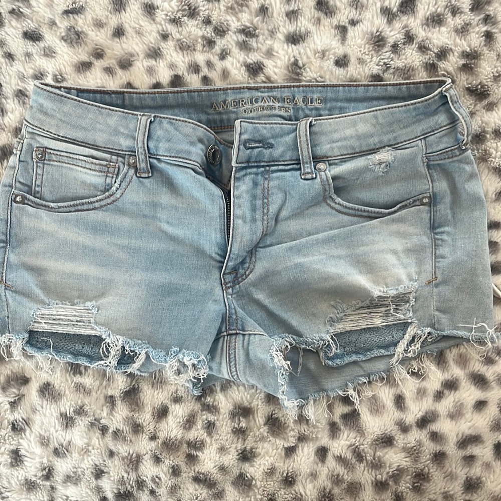 American Eagle blue denim shorts size 8